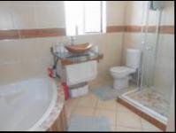 Main Bathroom - 10 square meters of property in Dalpark