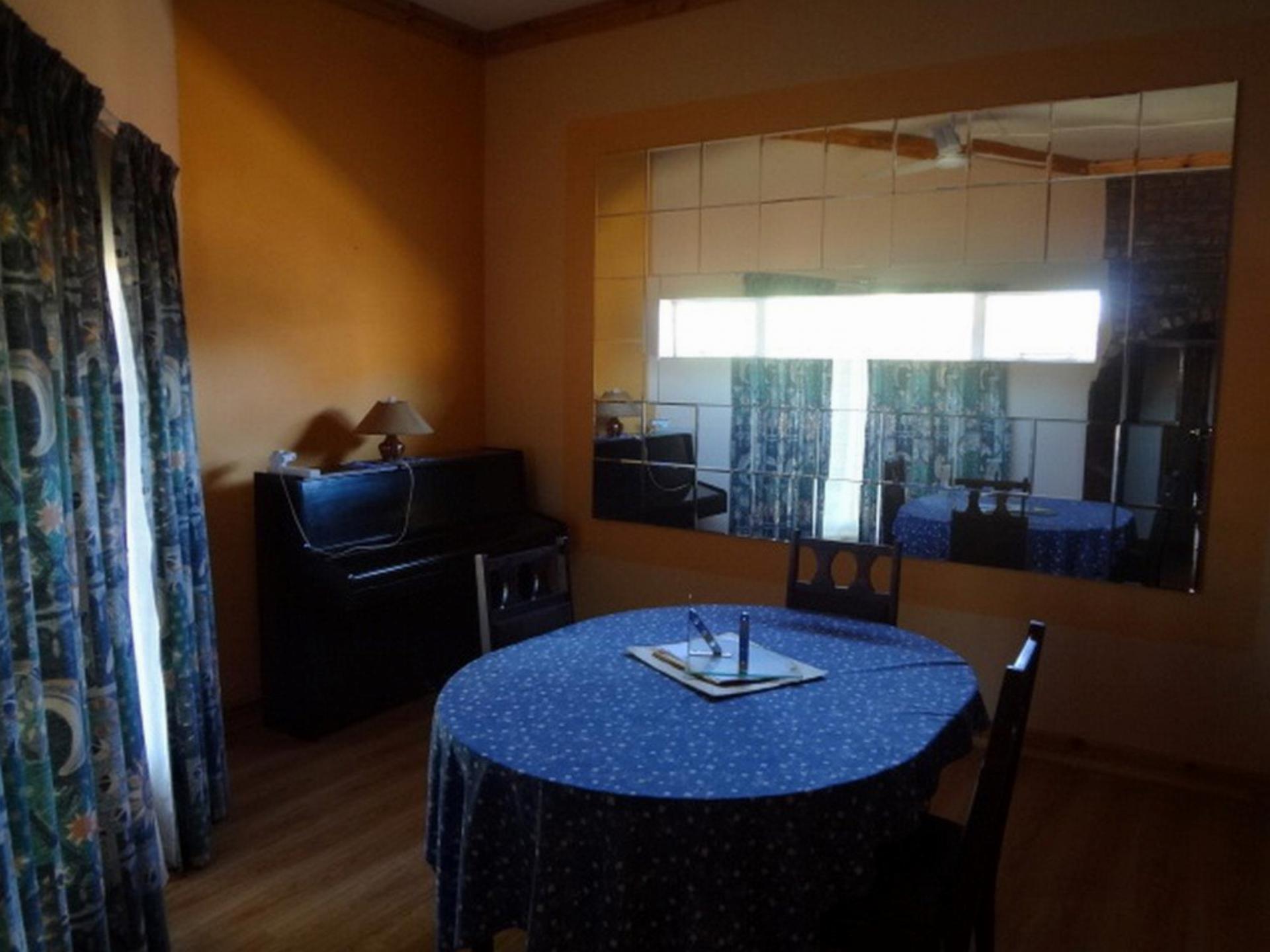 Dining Room - 18 square meters of property in Riebeeckstad