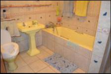 Bathroom 1 - 8 square meters of property in Rustenburg