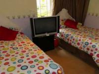 Bed Room 2 - 12 square meters of property in Glenmarais (Glen Marais)