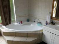 Main Bathroom - 10 square meters of property in Glenmarais (Glen Marais)