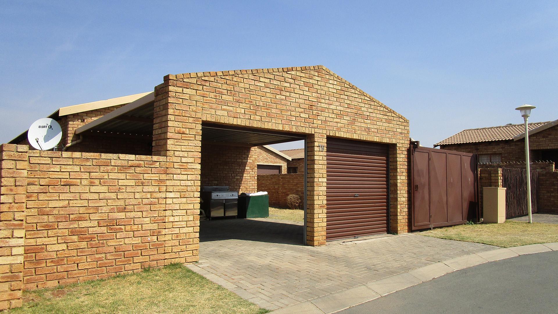 Front View of property in Krugersdorp