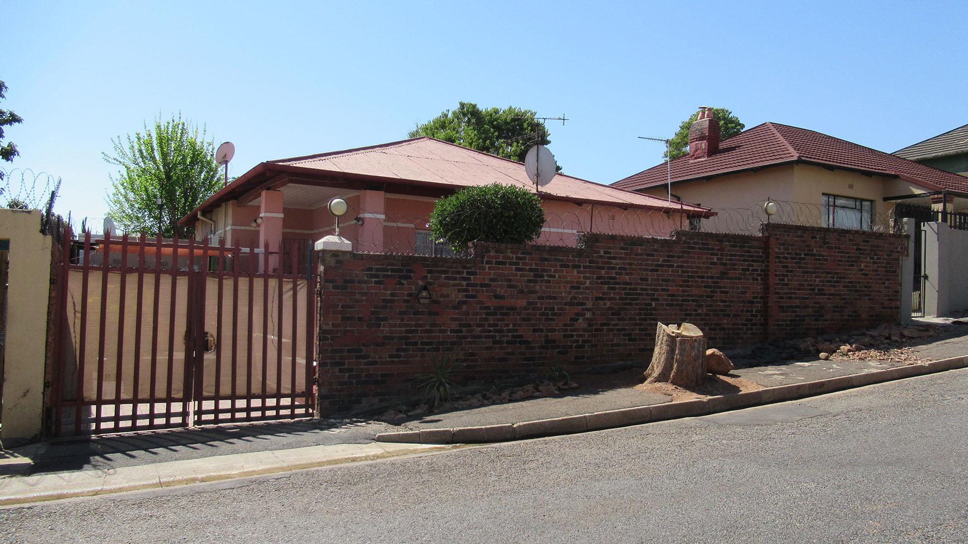 Front View of property in Malvern