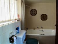 Main Bathroom of property in Waterkloof Glen