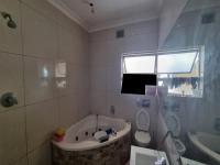 Bathroom 1 - 8 square meters of property in Musgrave