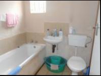 Bathroom 1 - 4 square meters of property in Protea Glen