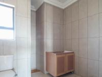 Bathroom 3+ - 5 square meters of property in The Ridge Estate