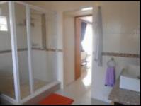 Main Bathroom - 11 square meters of property in Lenasia South