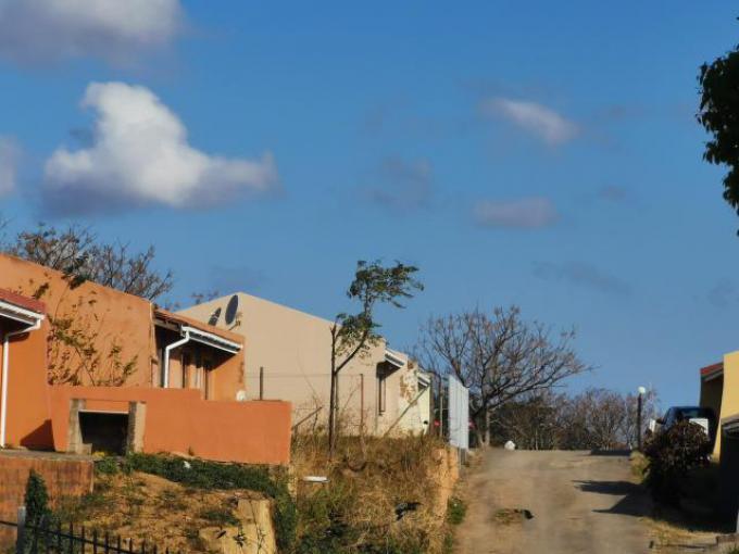 Standard Bank SIE Sale In Execution 3 Bedroom Sectional Title for Sale in Umzinto - MR157315