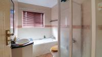 Main Bathroom - 6 square meters of property in Sagewood