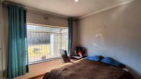 Bed Room 1 - 12 square meters of property in Brackendowns