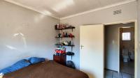 Bed Room 1 - 12 square meters of property in Brackendowns