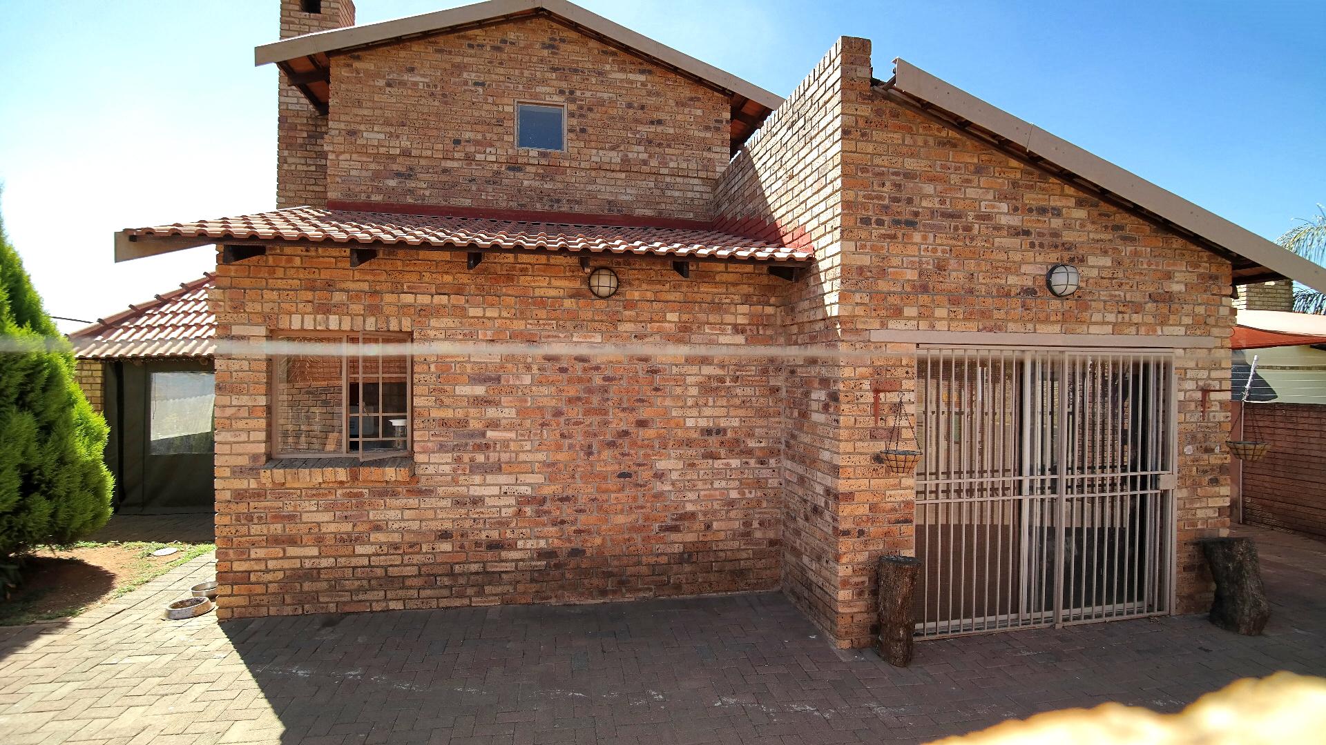 Front View of property in Rustenburg