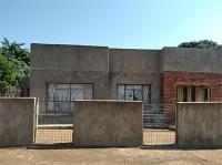 Front View of property in Lethlabile