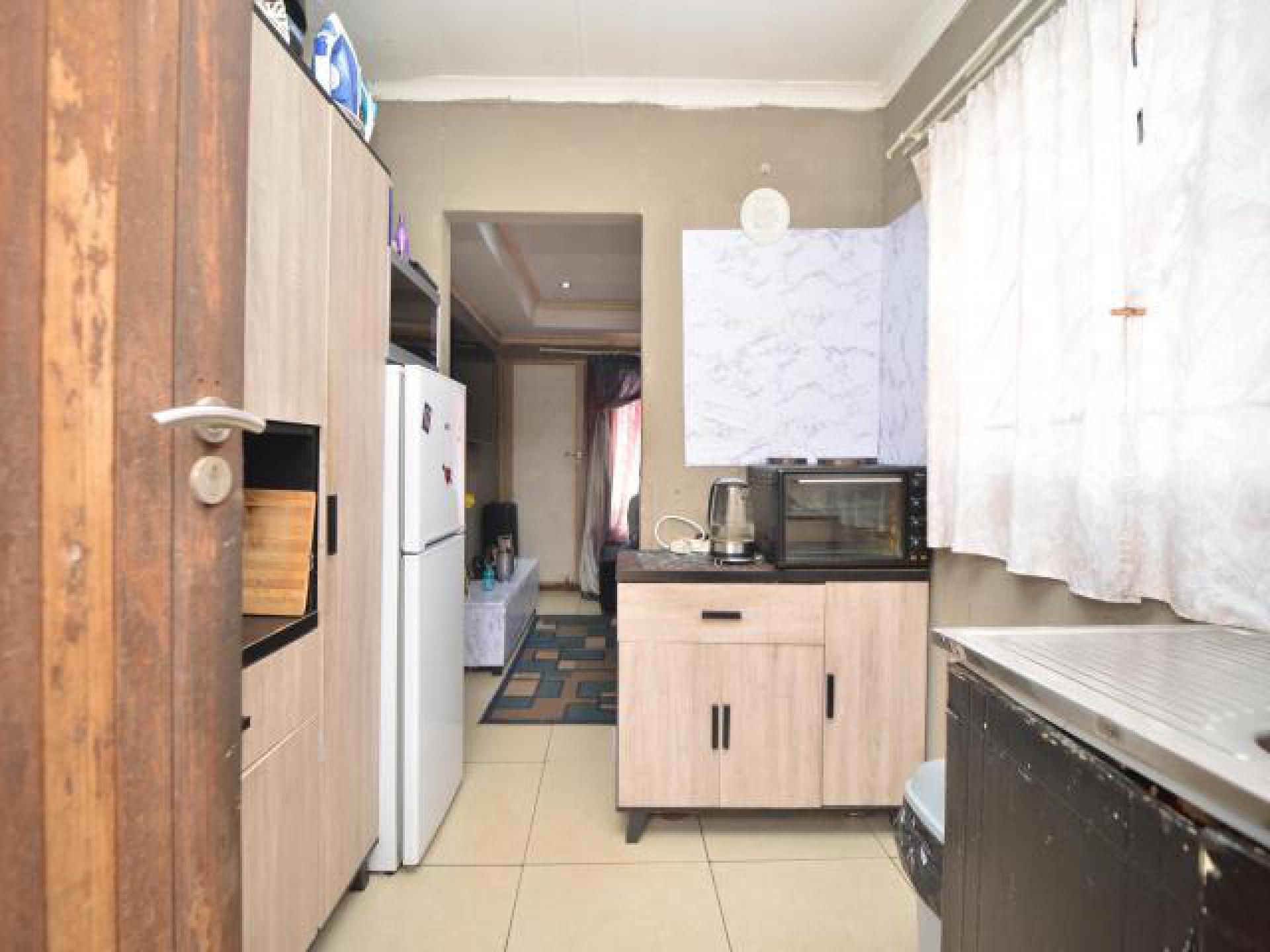 Kitchen of property in Protea Glen