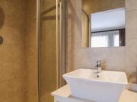 Bathroom 3+ - 6 square meters of property in Boardwalk Meander Estate