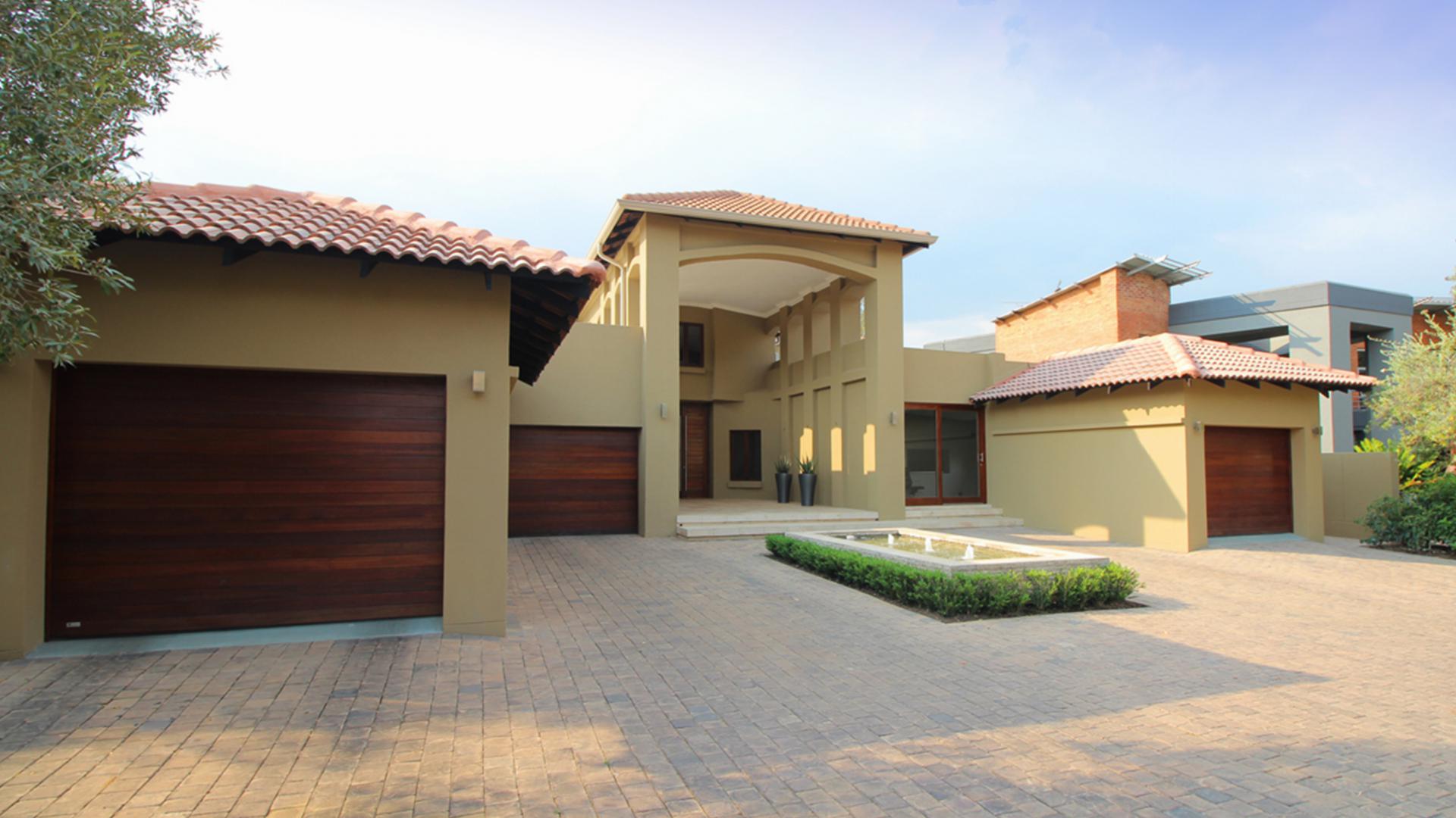 Front View of property in Silver Lakes Golf Estate