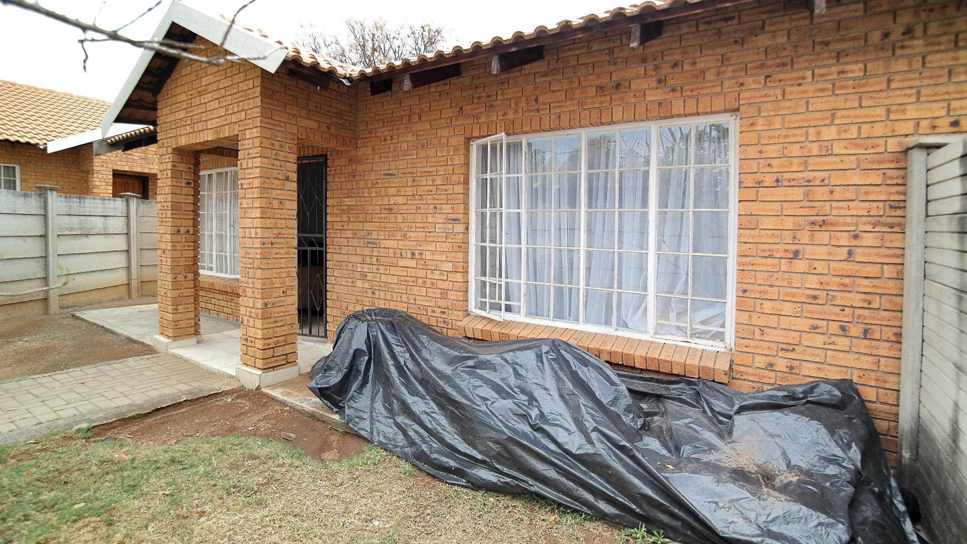 Front View of property in Rustenburg