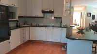 Kitchen - 17 square meters of property in Sunward park