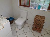 Main Bathroom of property in Neserhof