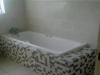 Bathroom 1 - 5 square meters of property in Middelburg - MP