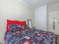 Bed Room 1 - 11 square meters of property in Halfway Gardens