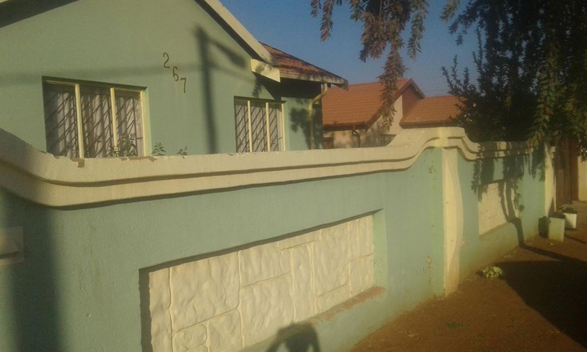 Front View of property in Soshanguve