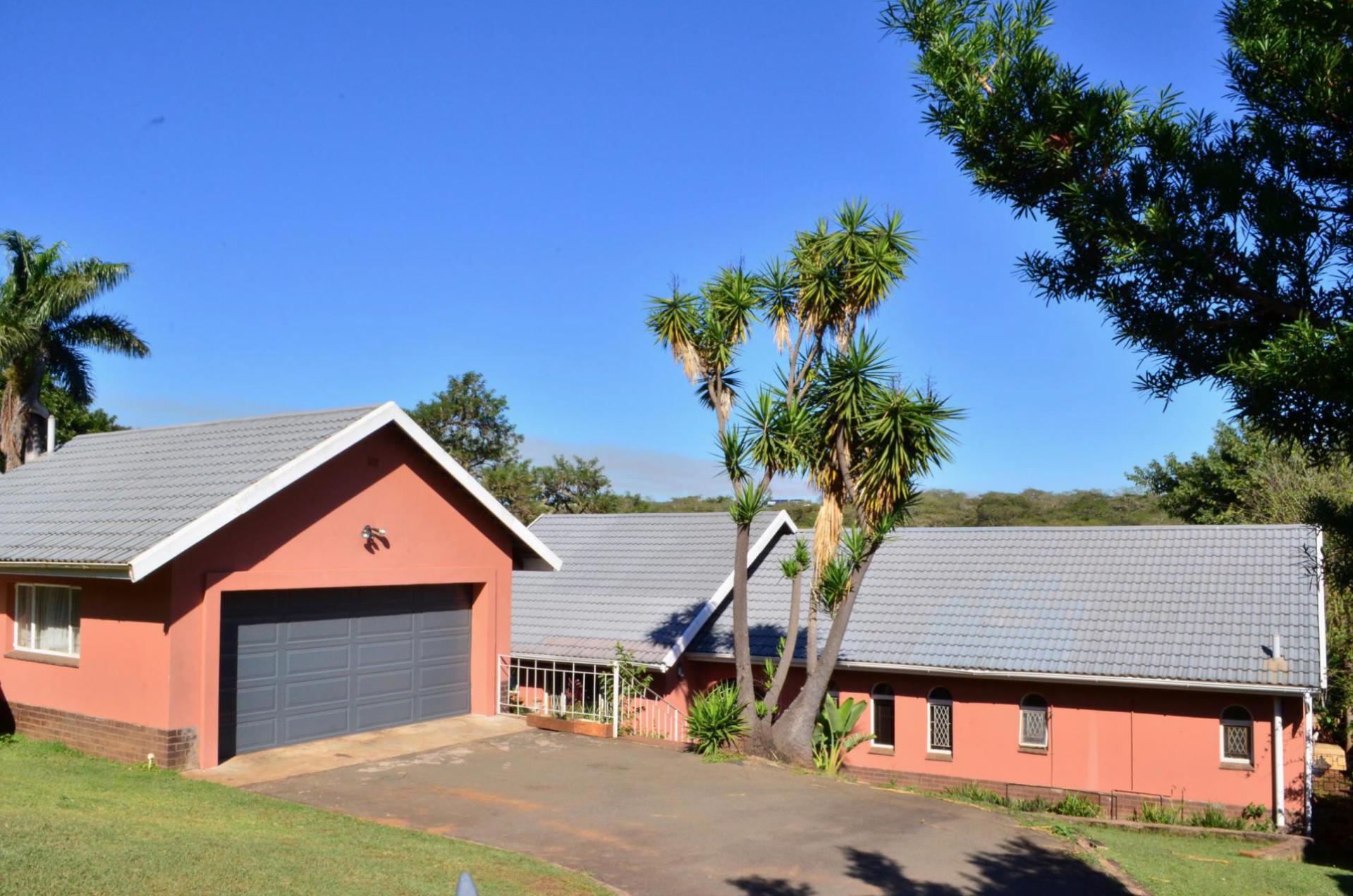 Front View of property in Hayfields