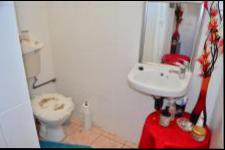 Bathroom 1 - 3 square meters of property in Bluff