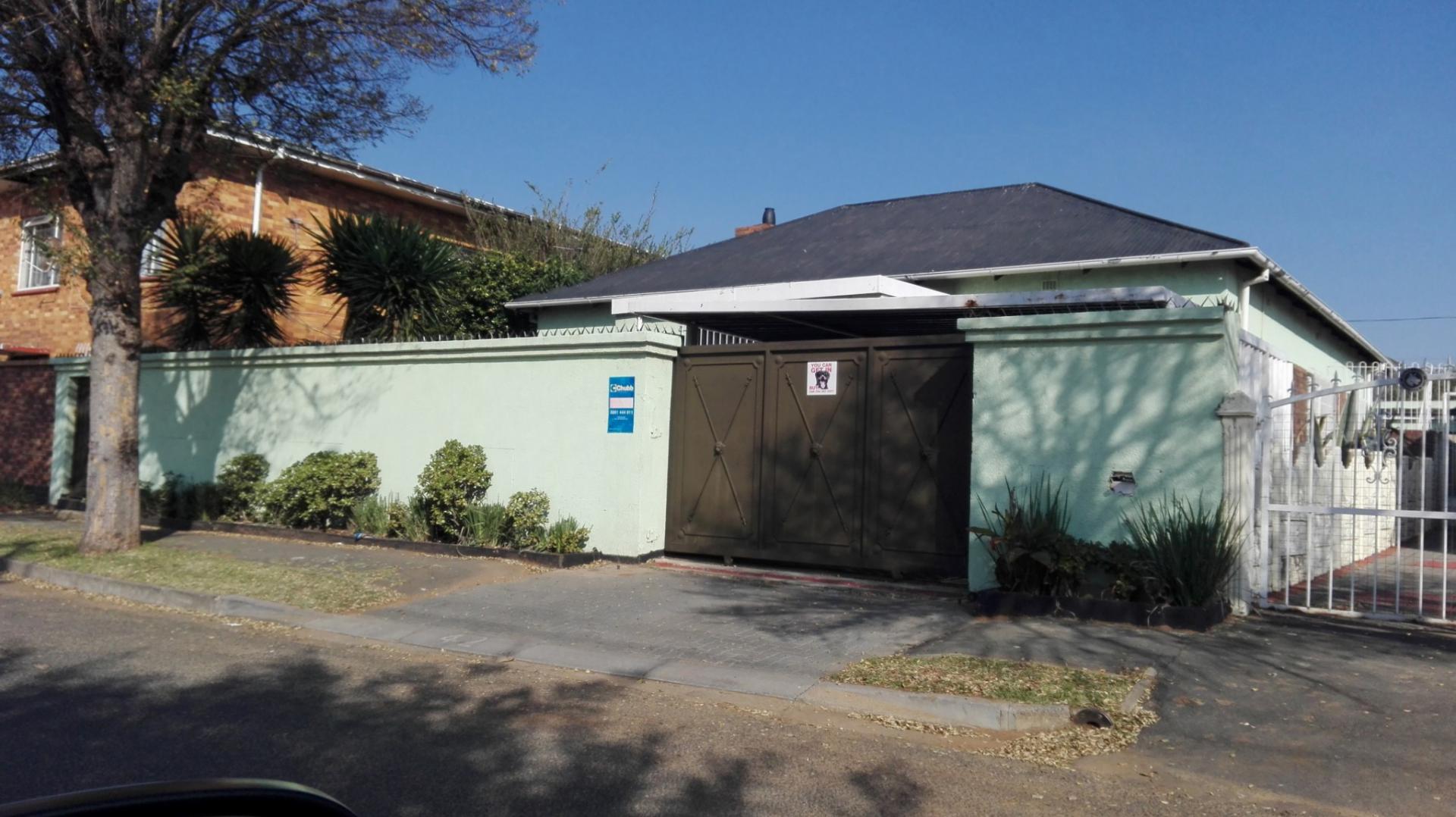 3 Bedroom House for Sale For Sale in Kenilworth JHB Home