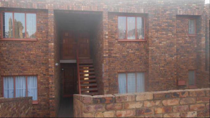 2 Bedroom Sectional Title for Sale For Sale in Zwartkop - Private Sale - MR161422