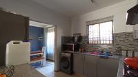 Kitchen - 9 square meters of property in Theresapark