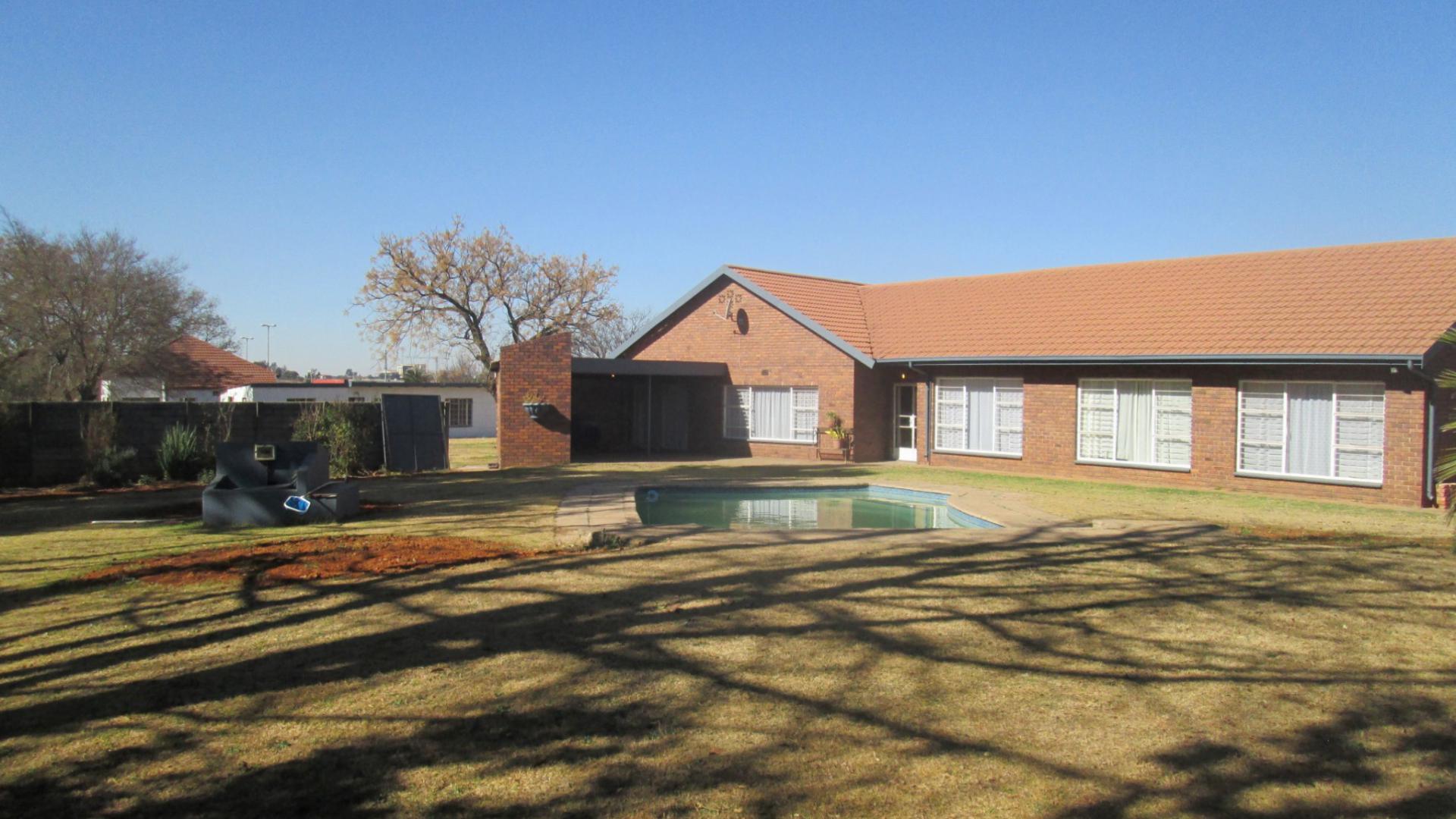 Front View of property in Brakpan