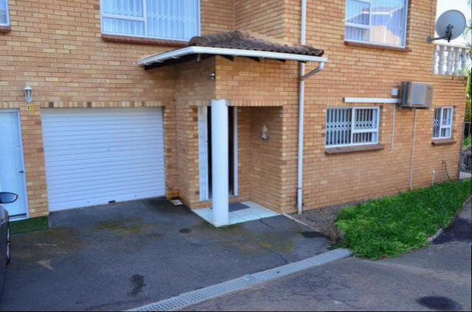 2 Bedroom Sectional Title for Sale For Sale in Amanzimtoti  - Private Sale - MR163173