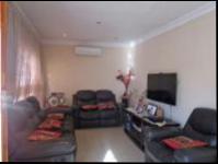 Lounges - 12 square meters of property in Lenasia South