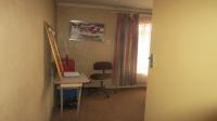 Bed Room 3 - 13 square meters of property in Daveyton