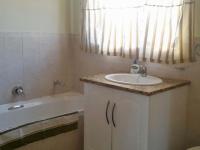 Bathroom 2 of property in Parkhaven