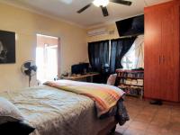 Main Bedroom - 24 square meters of property in Rustenburg