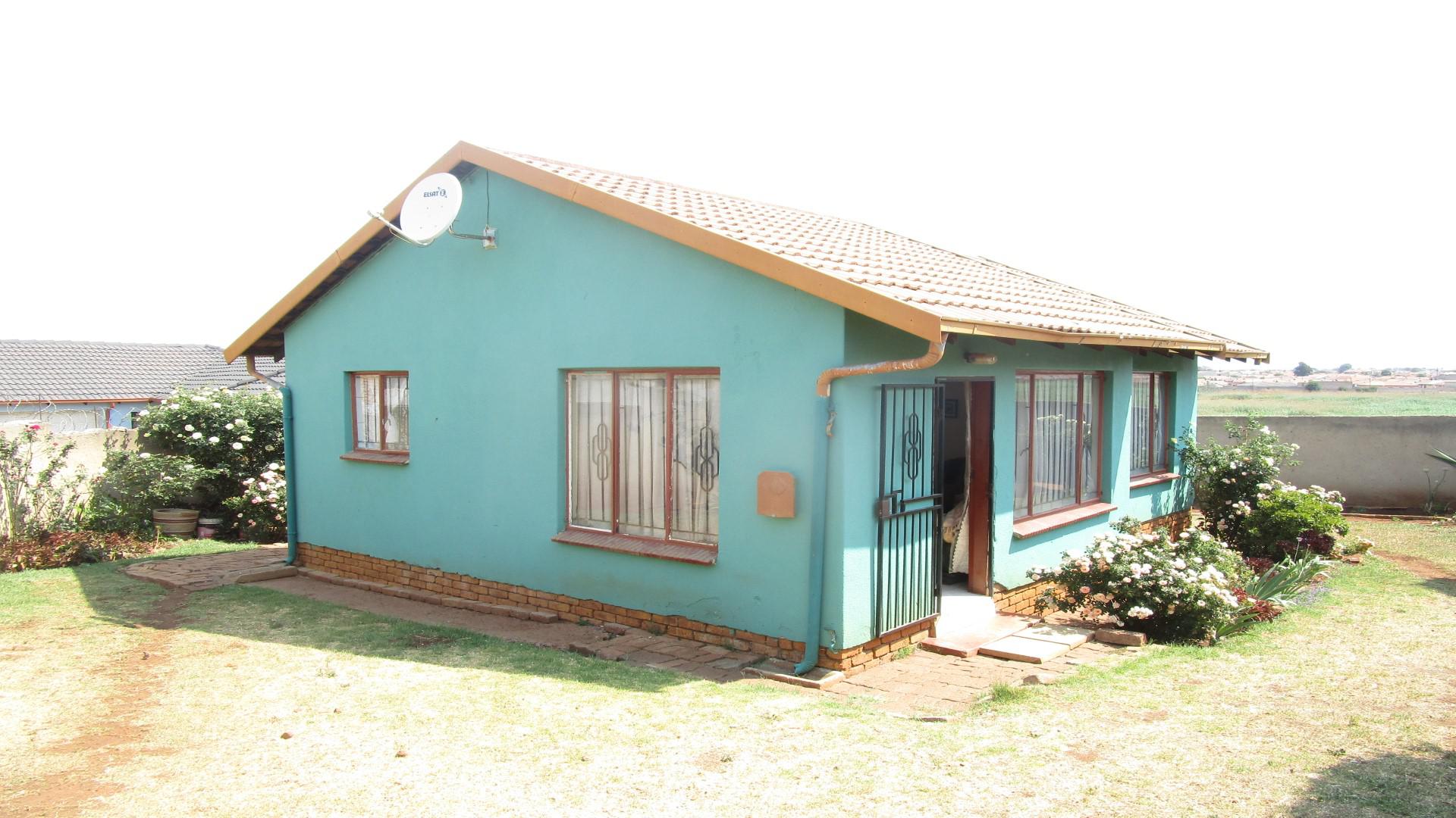 Front View of property in Protea North