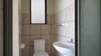 Main Bathroom - 3 square meters of property in Constantia Kloof