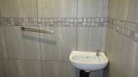 Guest Toilet - 3 square meters of property in Van Riebeeckpark