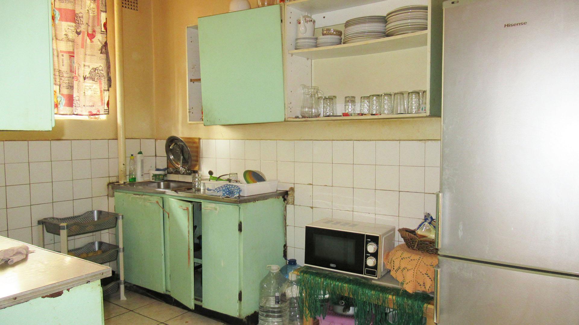 Kitchen - 9 square meters of property in Booysens