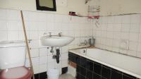 Bathroom 1 - 4 square meters of property in Booysens