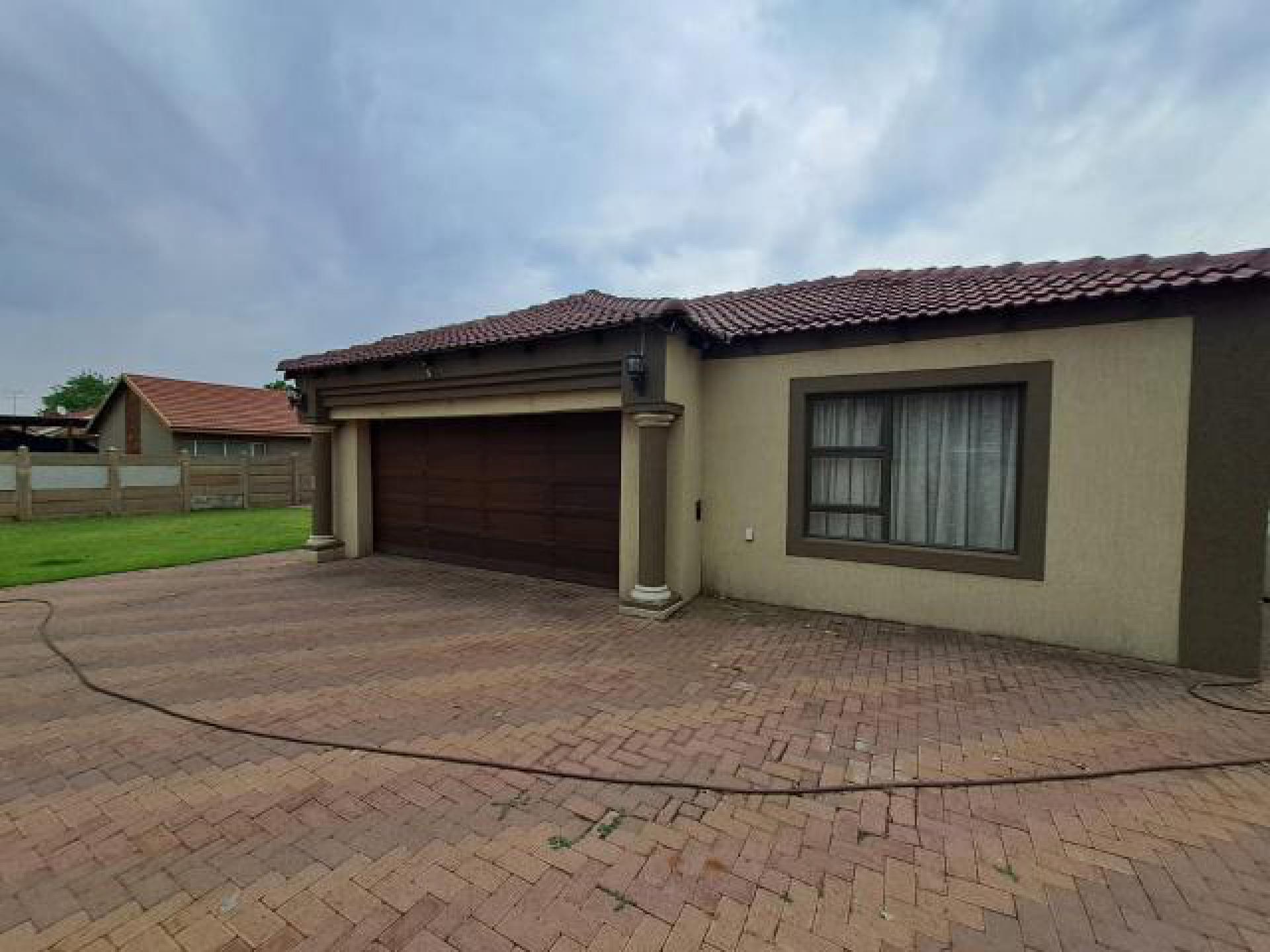 Front View of property in Vanderbijlpark