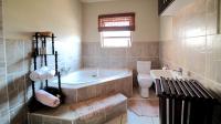 Bathroom 2 - 7 square meters of property in Halfway Gardens