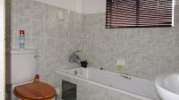 Bathroom 1 - 5 square meters of property in Ormonde