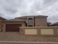 Front View of property in Amberfield Crest