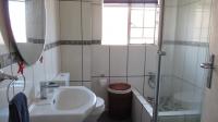 Bathroom 1 - 5 square meters of property in Castleview