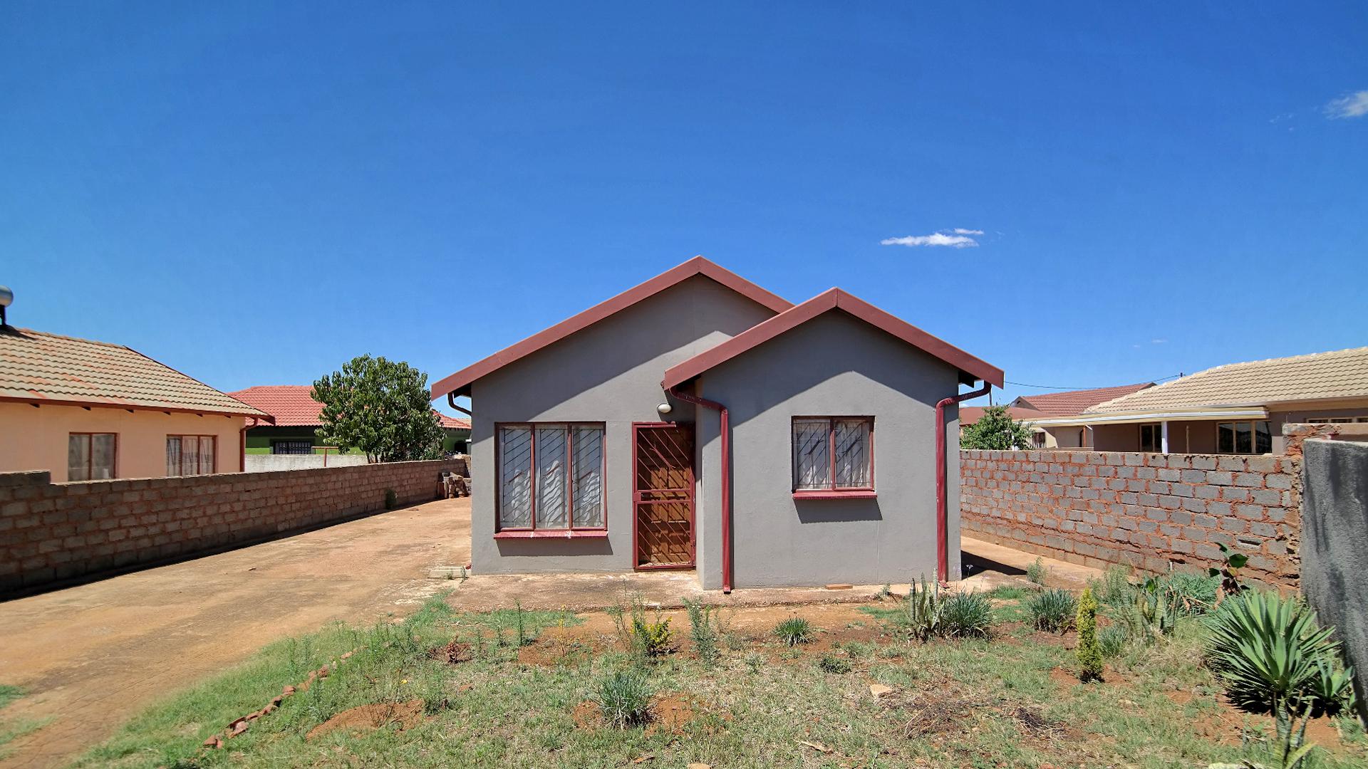 Front View of property in Soshanguve