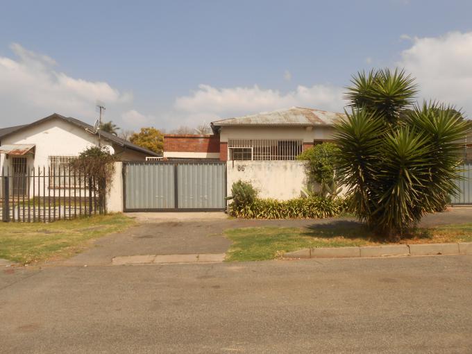 2 Bedroom Duet for Sale For Sale in Bezuidenhout Valley - Home Sell - MR167396